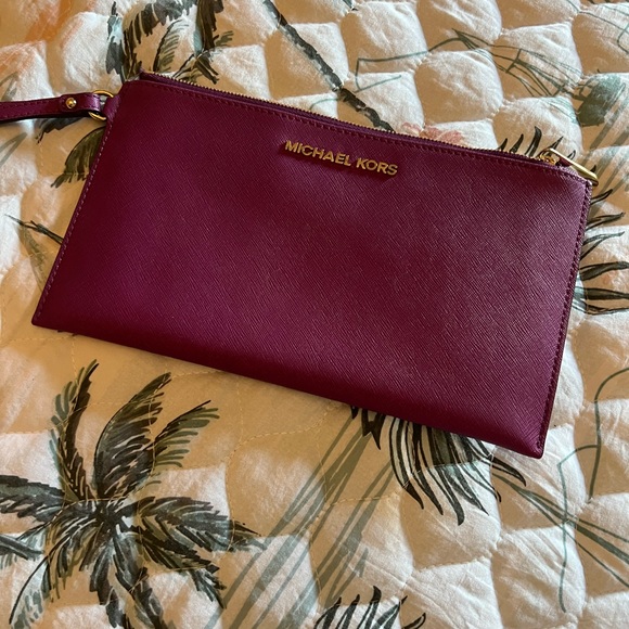 Michael Kors Wristlet - Picture 6 of 7